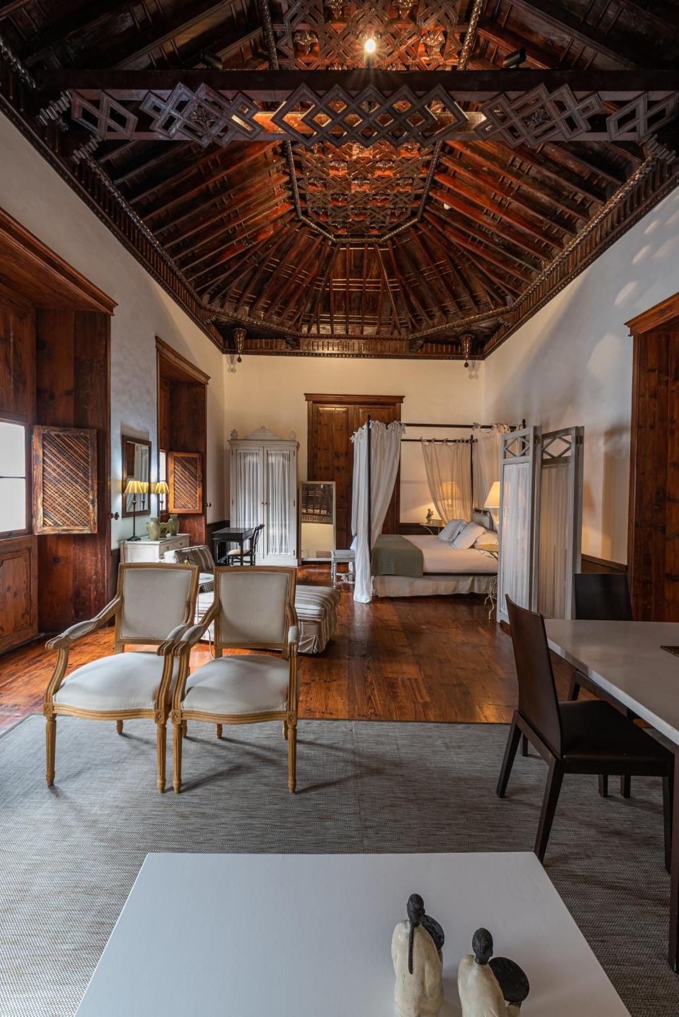 Hotel Isla Baja 4*